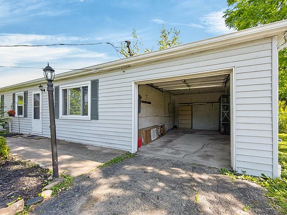 4th image of 7987 W Chester Rd