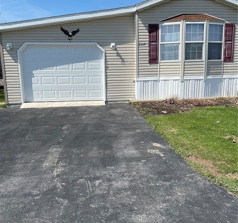 1st image of 1377 Duchess Ln