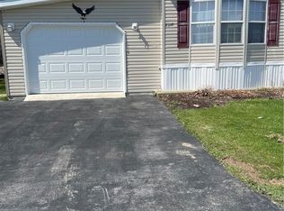 1377 Duchess Ln, Alden, NY