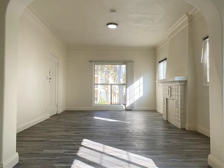 133 S Saint Andrews Pl #3 — Photo 3
