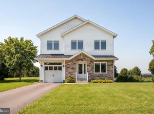 17997 Old Triangle Rd, Triangle, VA 22172