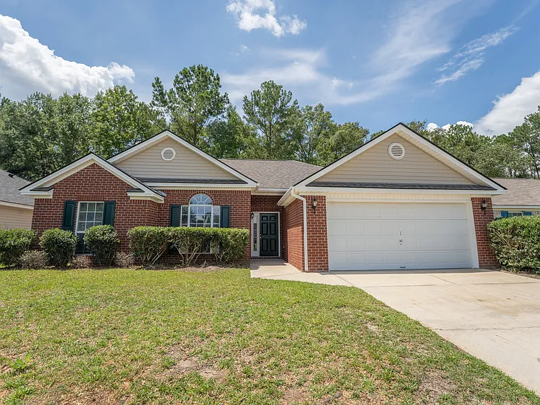123 W Tisbury Ln — Photo 2
