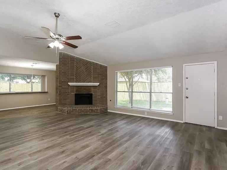 4218 Mohawk St — Photo 4