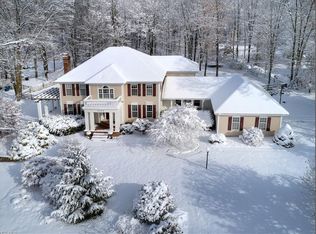 3006 Pine Trails Cir, Hudson, OH 44236