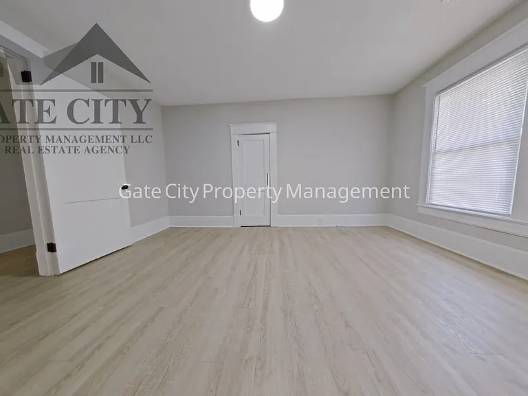 1105 Adams St — Photo 10