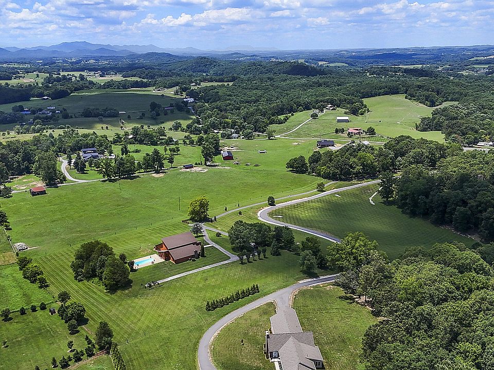 2nd image of 925 Bill Jones Rd