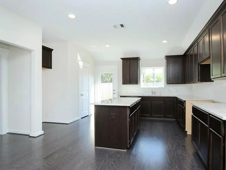 204 Laura Leigh Ln — Photo 9