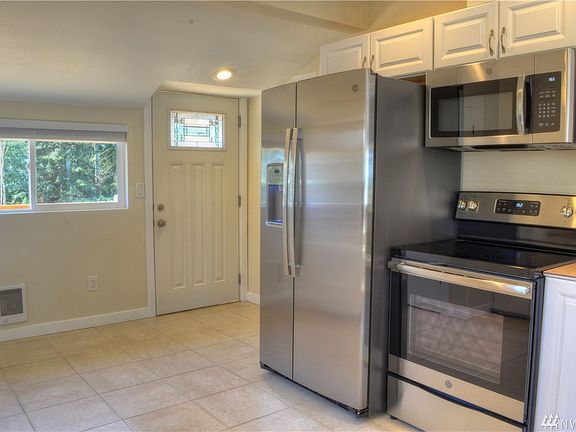 5th image of 7702 Rainier Dr