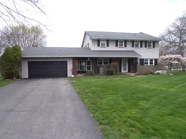 11 Lynnwood Dr, Brockport, NY 14420