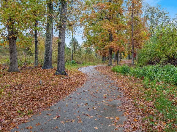 275 Dalmatian Dr, Spartanburg, SC 29307