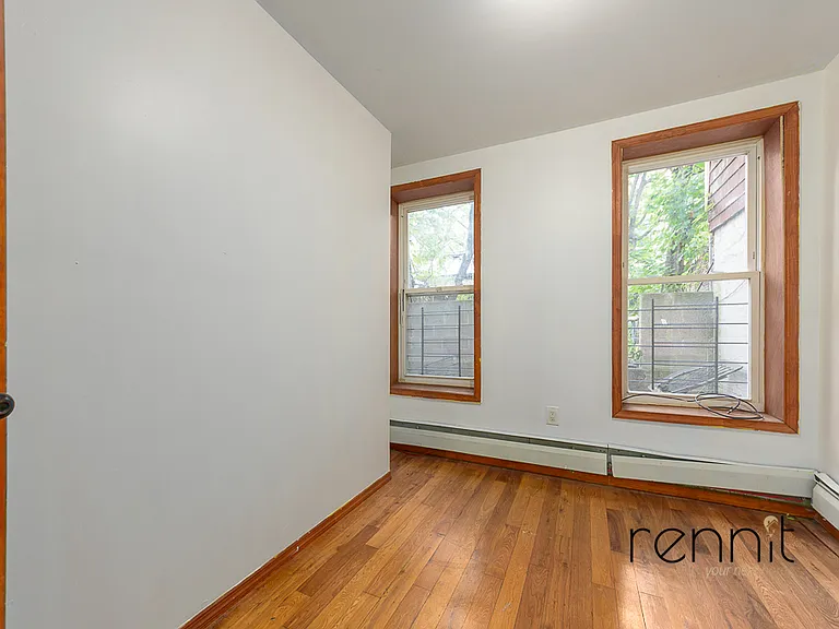 1168 Putnam Ave #PRIVATE-BACKYARD — Photo 6