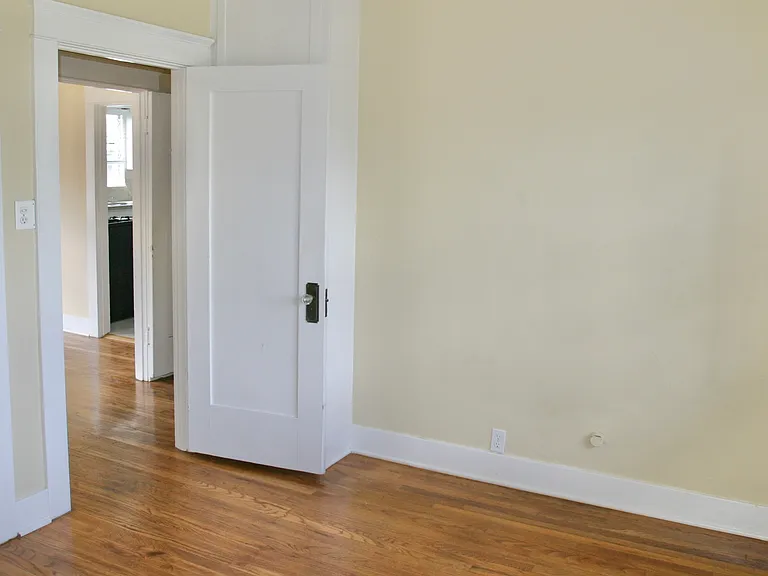 4384 Bancroft St — Photo 10