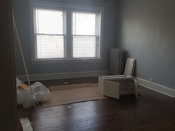 3rd image of 4354 W Drummond Pl #1E