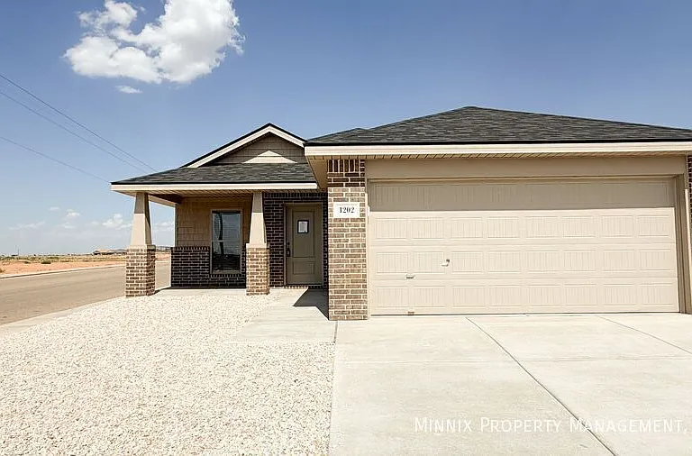1202 Cottonwood Ave — Photo 1