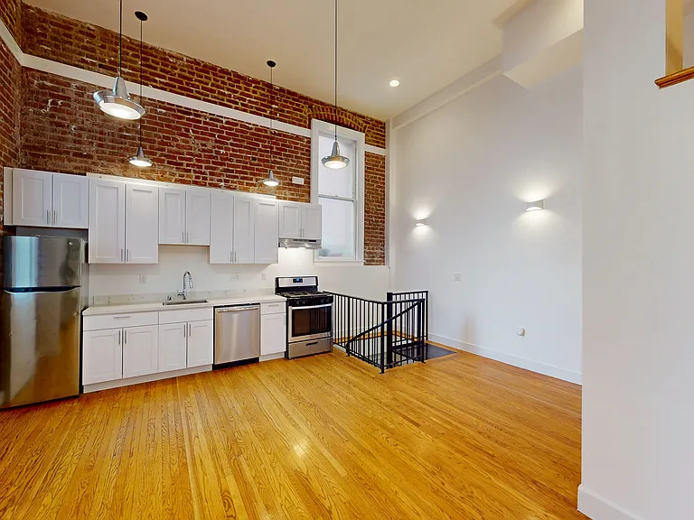 1408 California St #101 — Photo 1