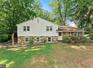 28 County Line Rd, Huntingdon Valley, PA 19006