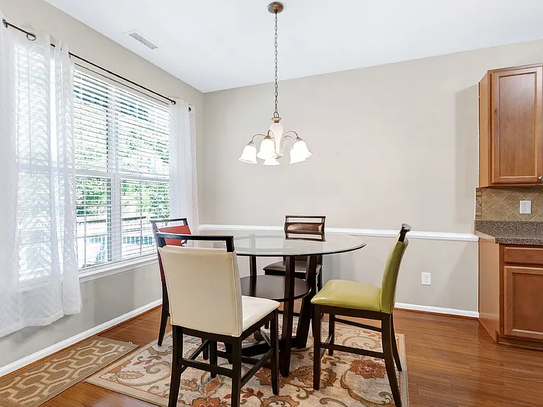412 Cline Falls Dr — Photo 8