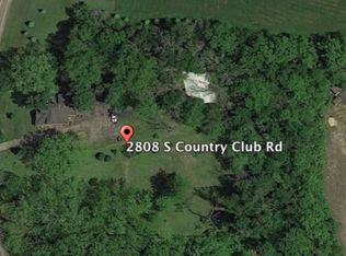 2808 S Country Club Rd, Woodstock, IL 60098