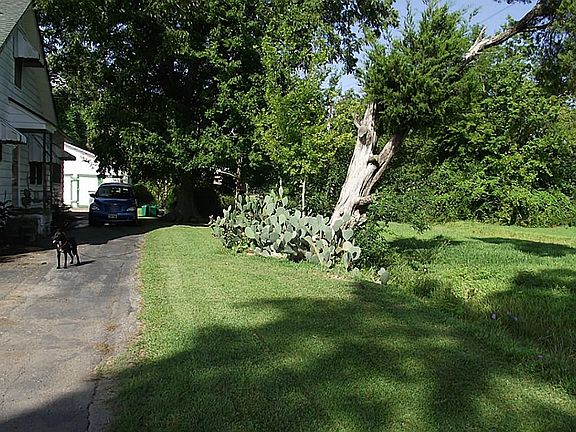 5th image of 710 Goliad St