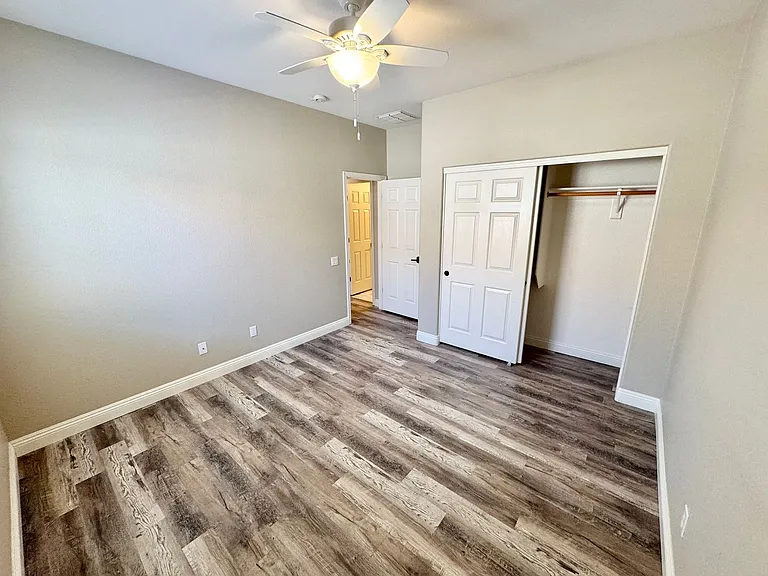 847 E La Costa Pl — Photo 28