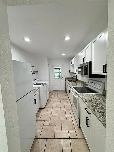 725 Northlake Blvd #4 Photo 1