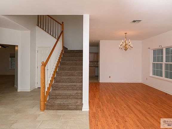 3rd image of 3442 Chablis Dr