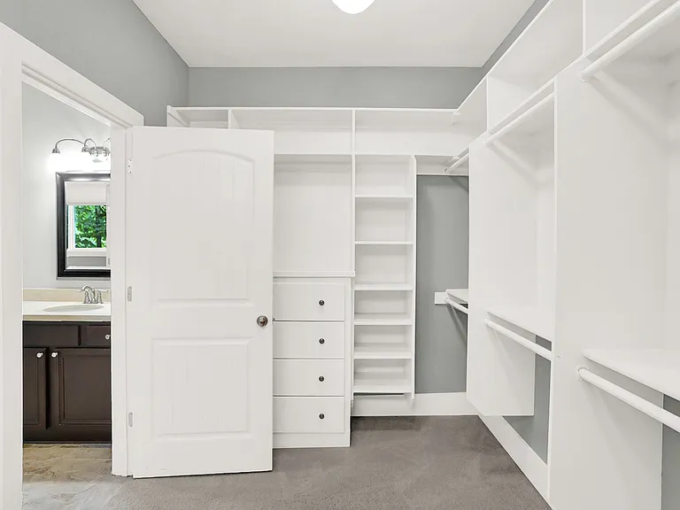 16893 Oak Manor Dr — Photo 16