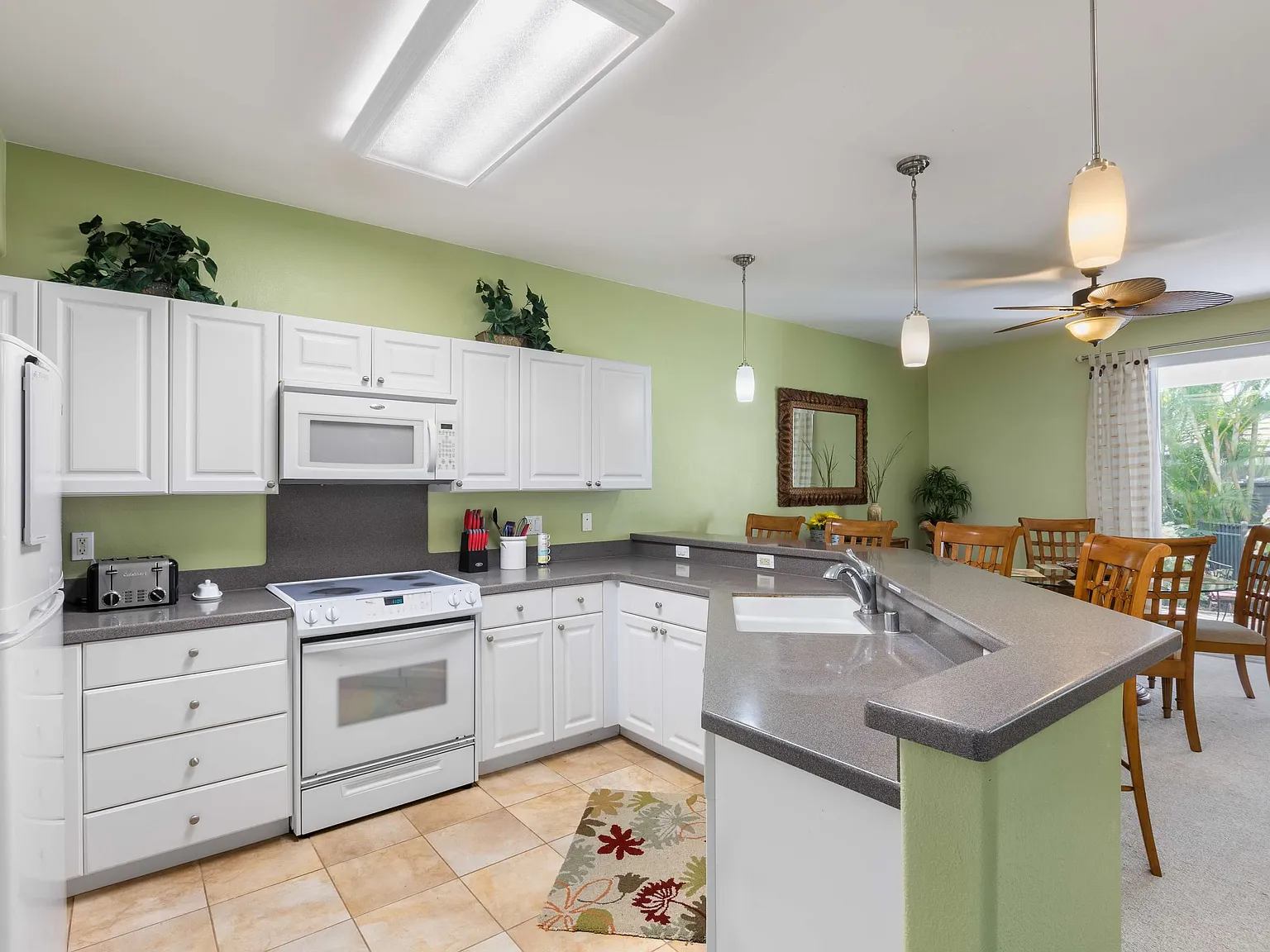 3 bed, 1625 sqft, $4,500 — Photo 2