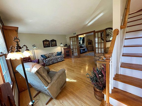 5th image of 14876 Dereck Dr