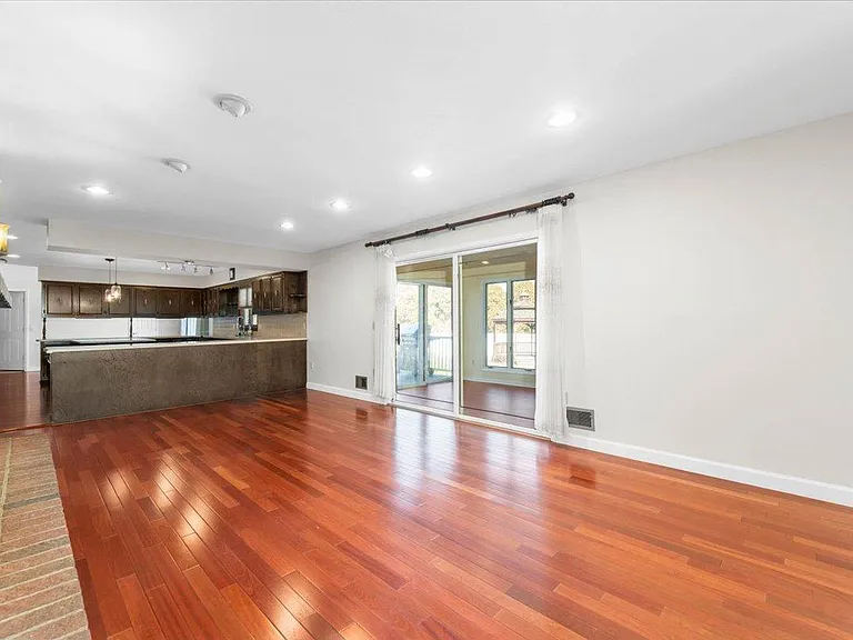 300 Old York Rd — Photo 12