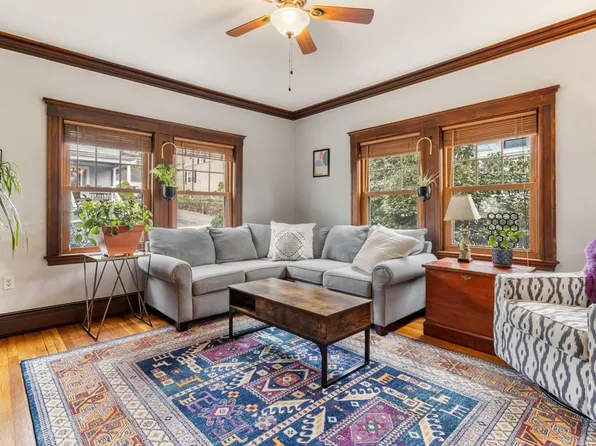 60 Guernsey St APT 3, Roslindale, MA 02131