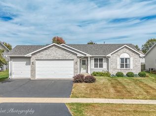 2042 Lafayette Dr, Belvidere, IL 61008