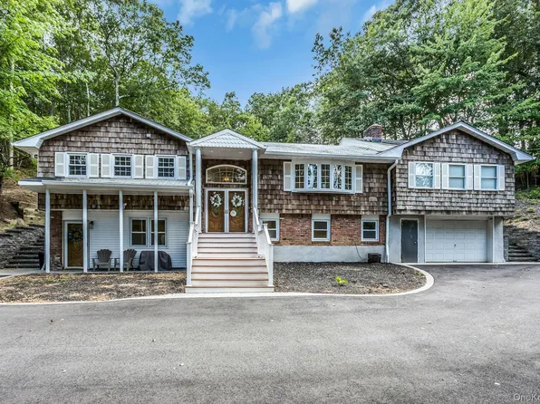 334 Bread and Cheese Hollow Road, Northport, NY 11768