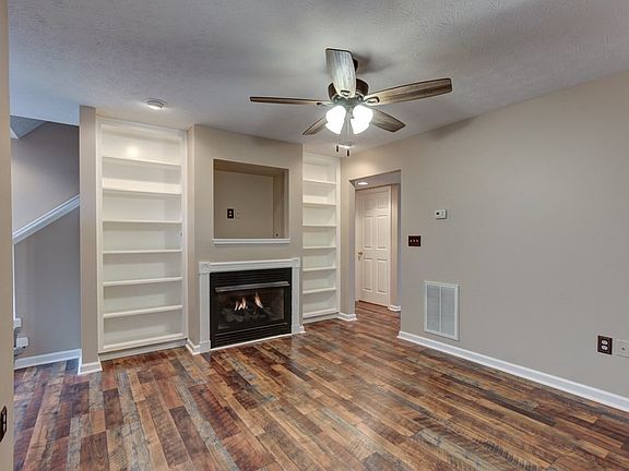 4th image of 546 Orchard Valley Way