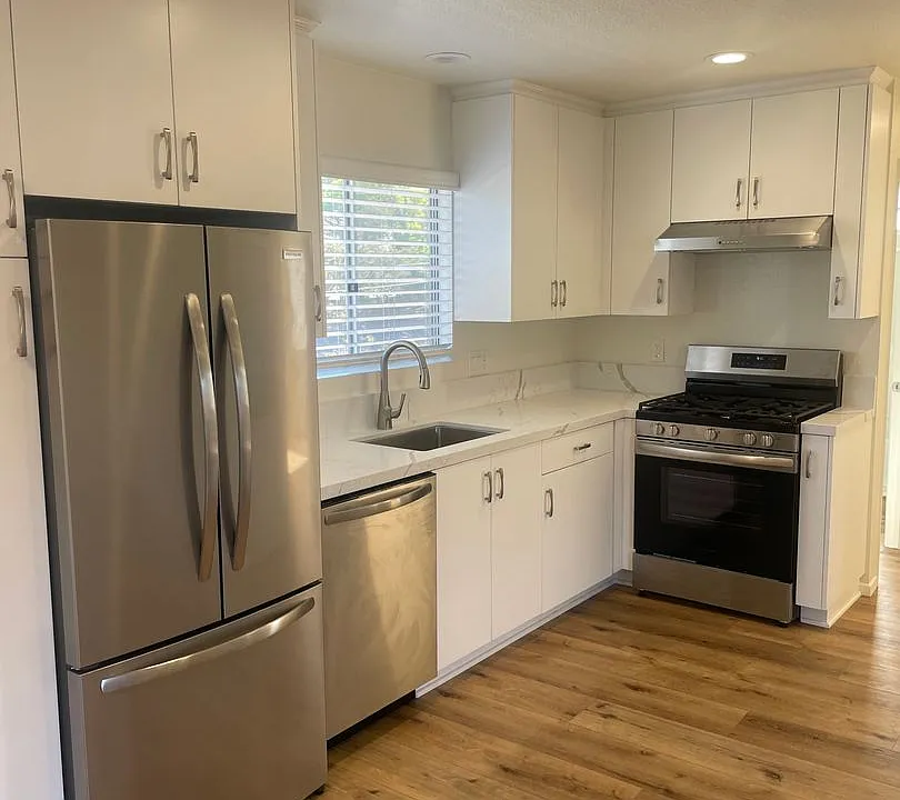 28995 Calle Del Lago