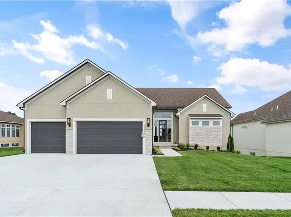 1504 NE Stewart Pl, Lees Summit, MO 64064