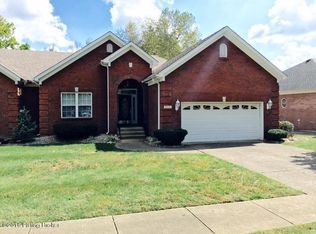 812 Running Creek Dr, Shepherdsville, KY 40165