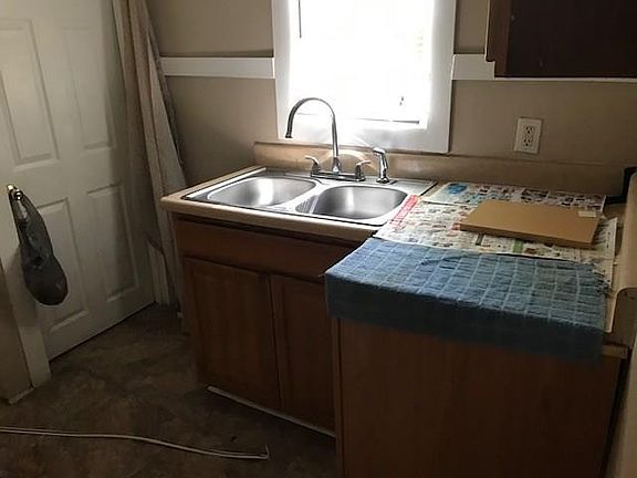 5th image of 3021 N Temple Ave