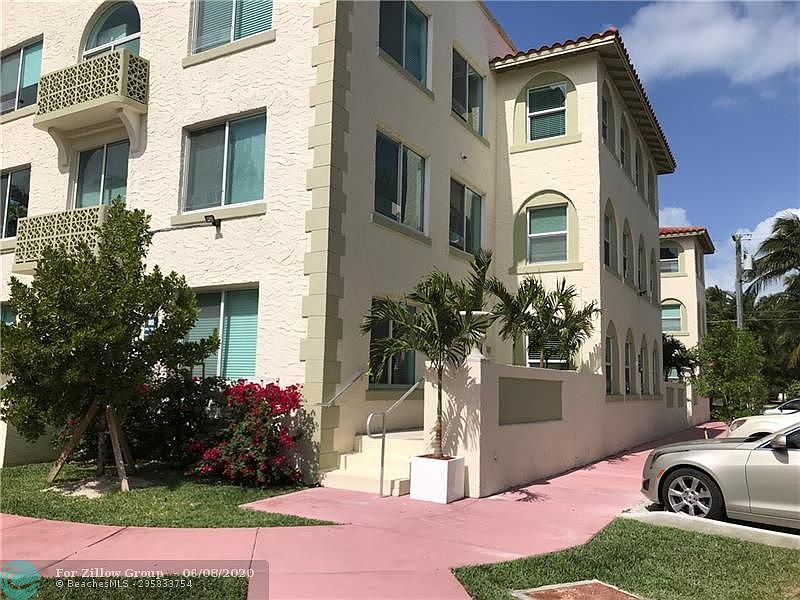 1st image of 1001 W 46th St #301