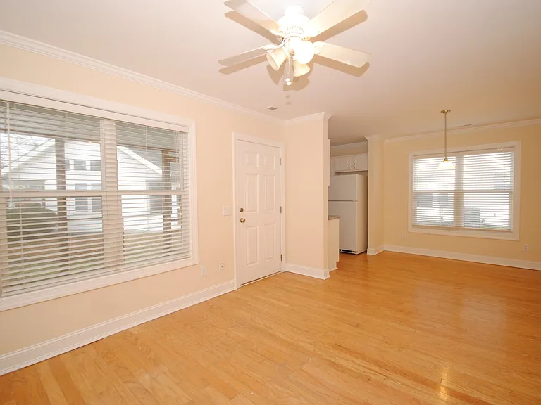 3225 Belmont Cir — Photo 5