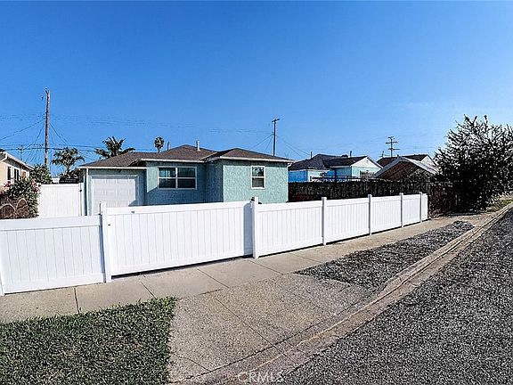 2nd image of 1808 N Grape Ave