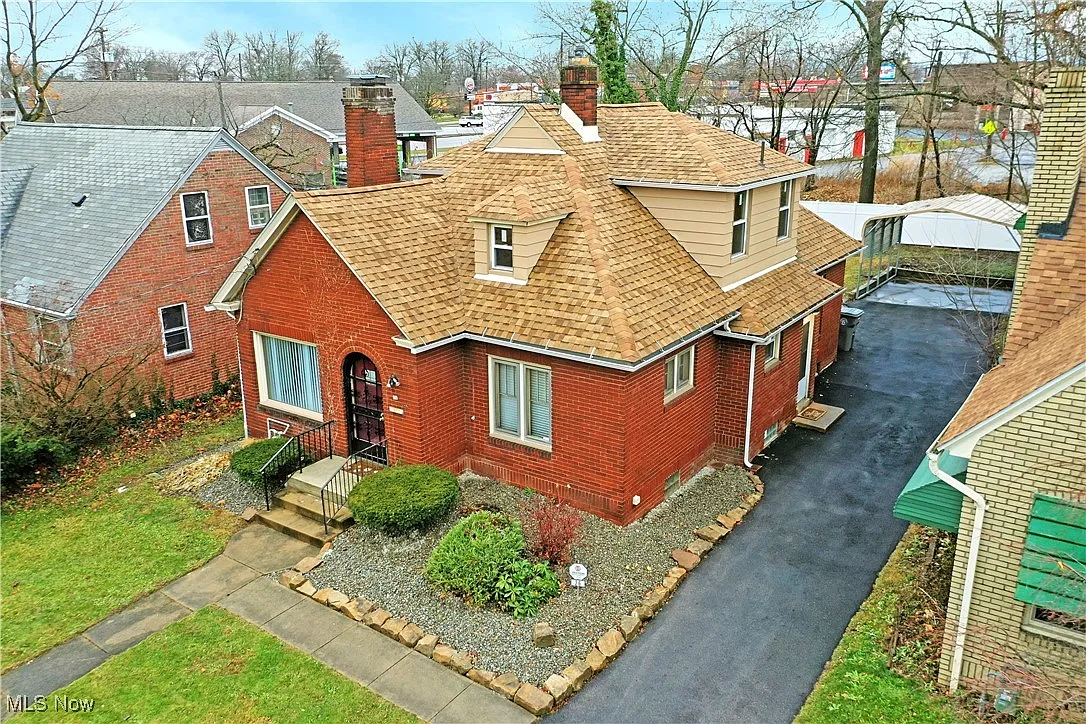 26 Vermont Ave photo 1