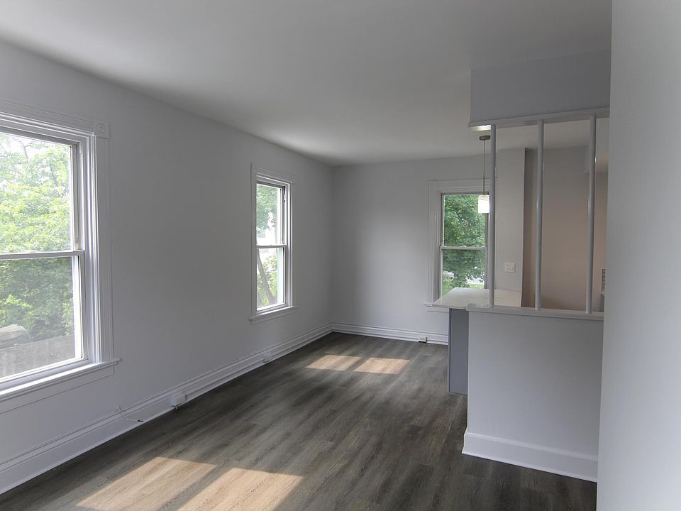 90 Riverside Ave Riverside CT Zillow