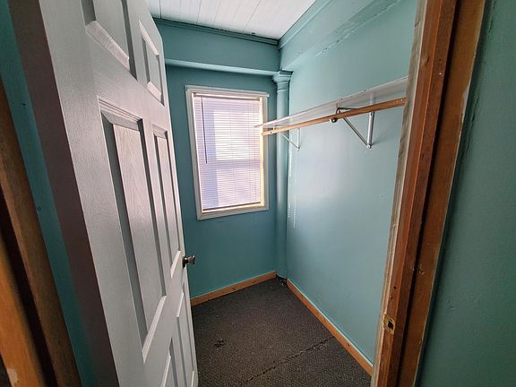 master bedroom walk in closet