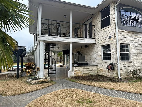 3rd image of 336 Fernwood Dr