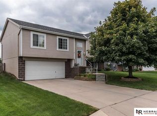 17123 Sprague St, Omaha, NE 68116