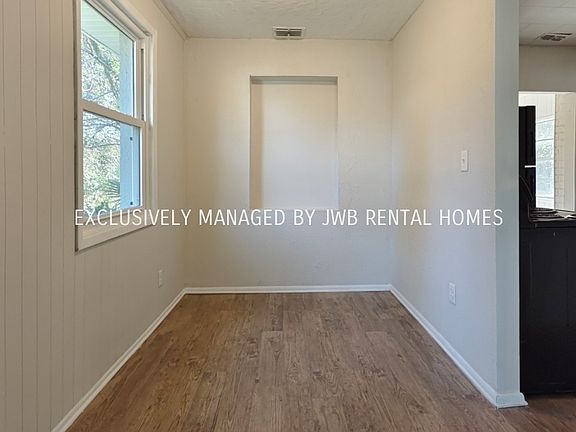 3rd image of 1350 Carvill Ave
