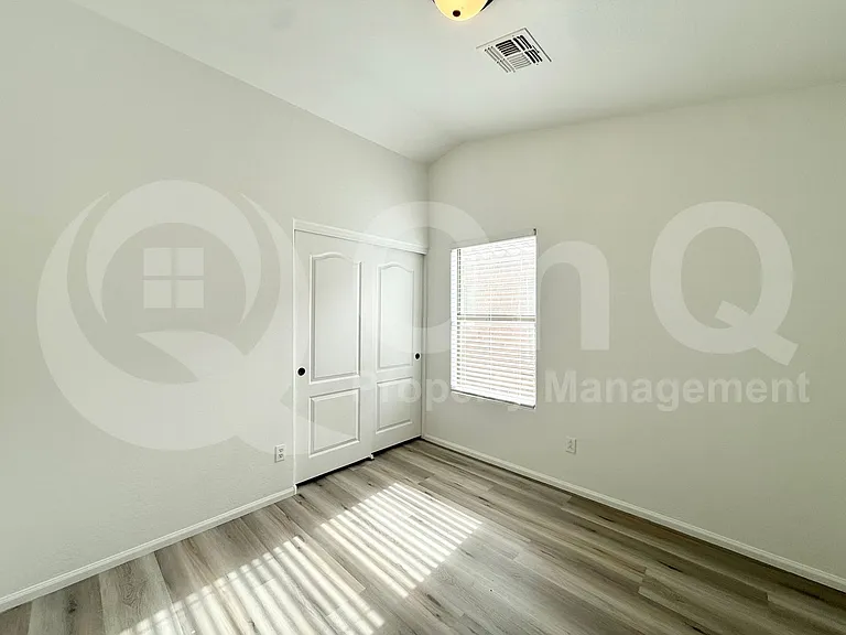 5517 W Wood St — Photo 13