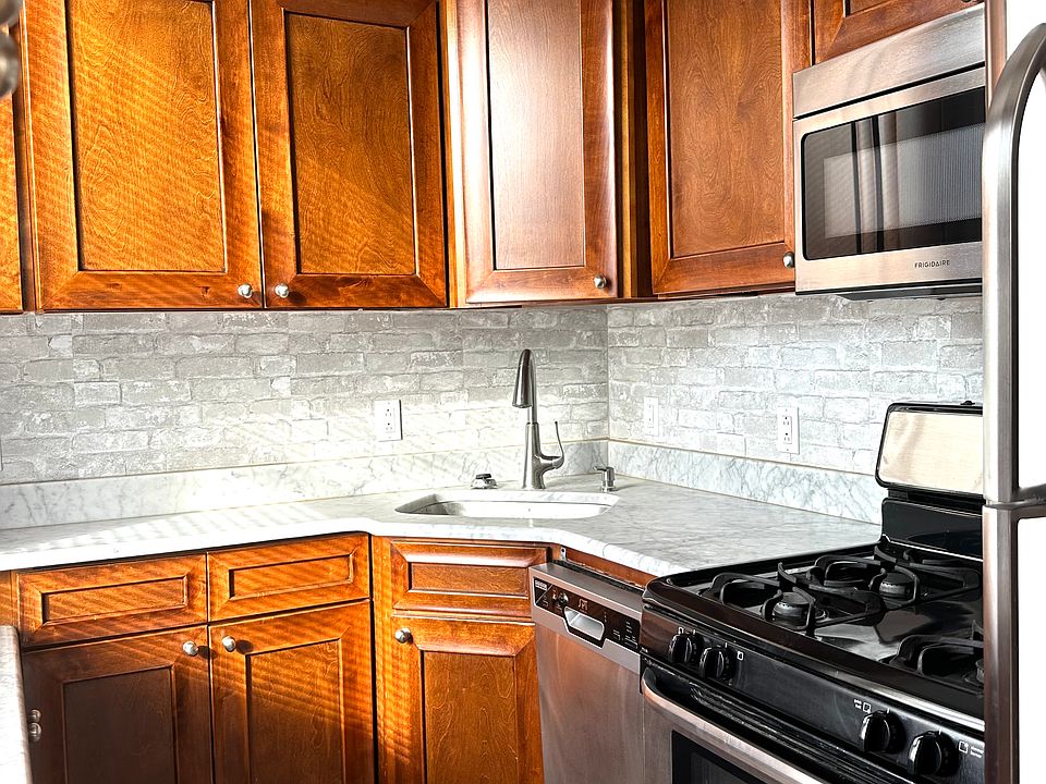 1st image of 4243 Ridge Ave #2F