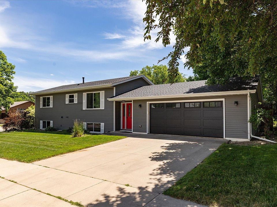 1st image of 906 High Meadow Ln SW